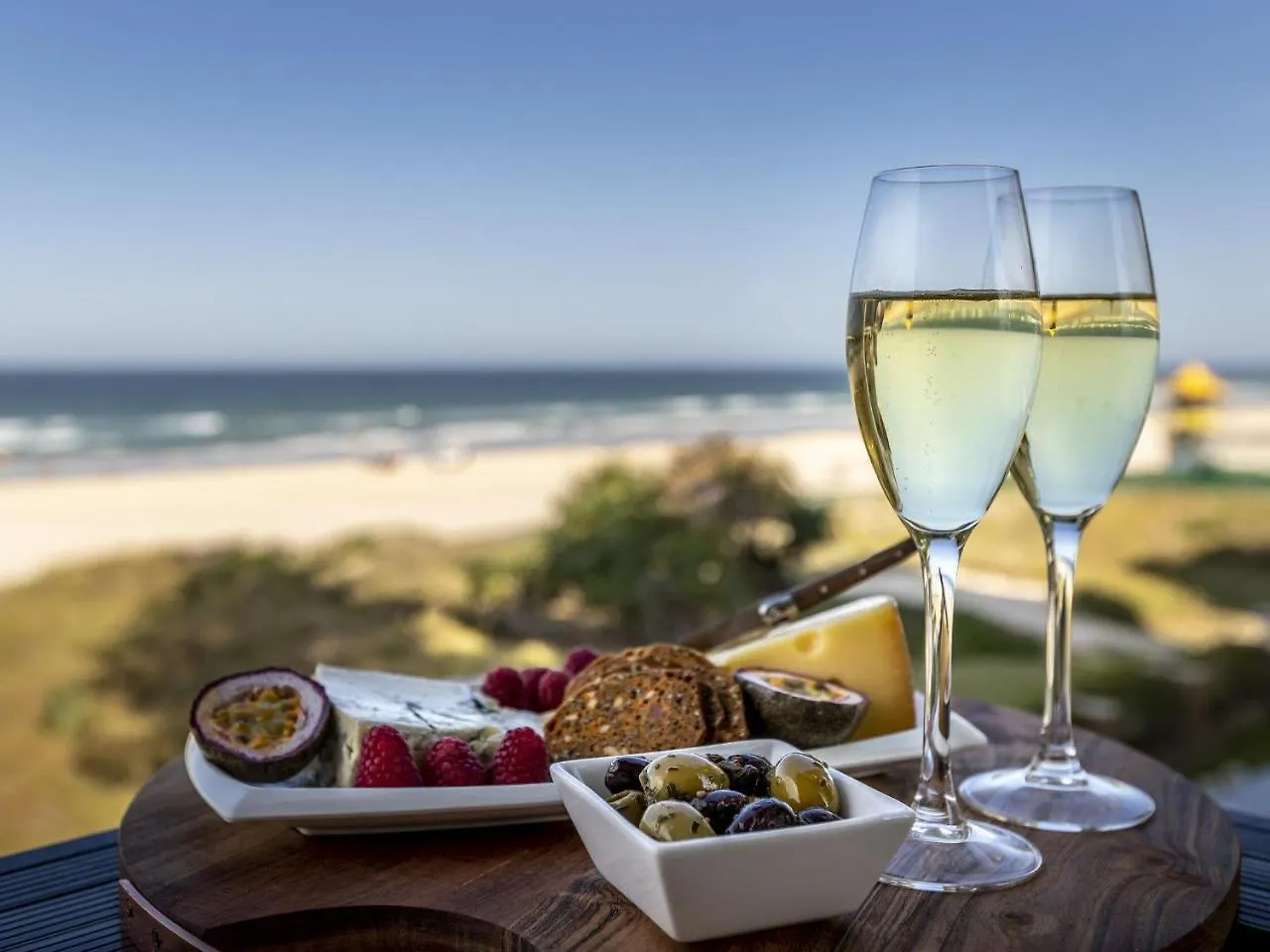 Surfers Paradise Absolute Beachfront Apartment 3*, Surfers Paradise Australia