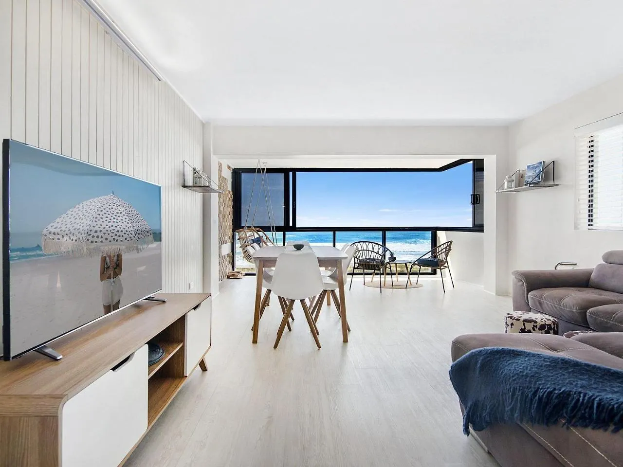 Surfers Paradise Absolute Beachfront Apartment Αυστραλία